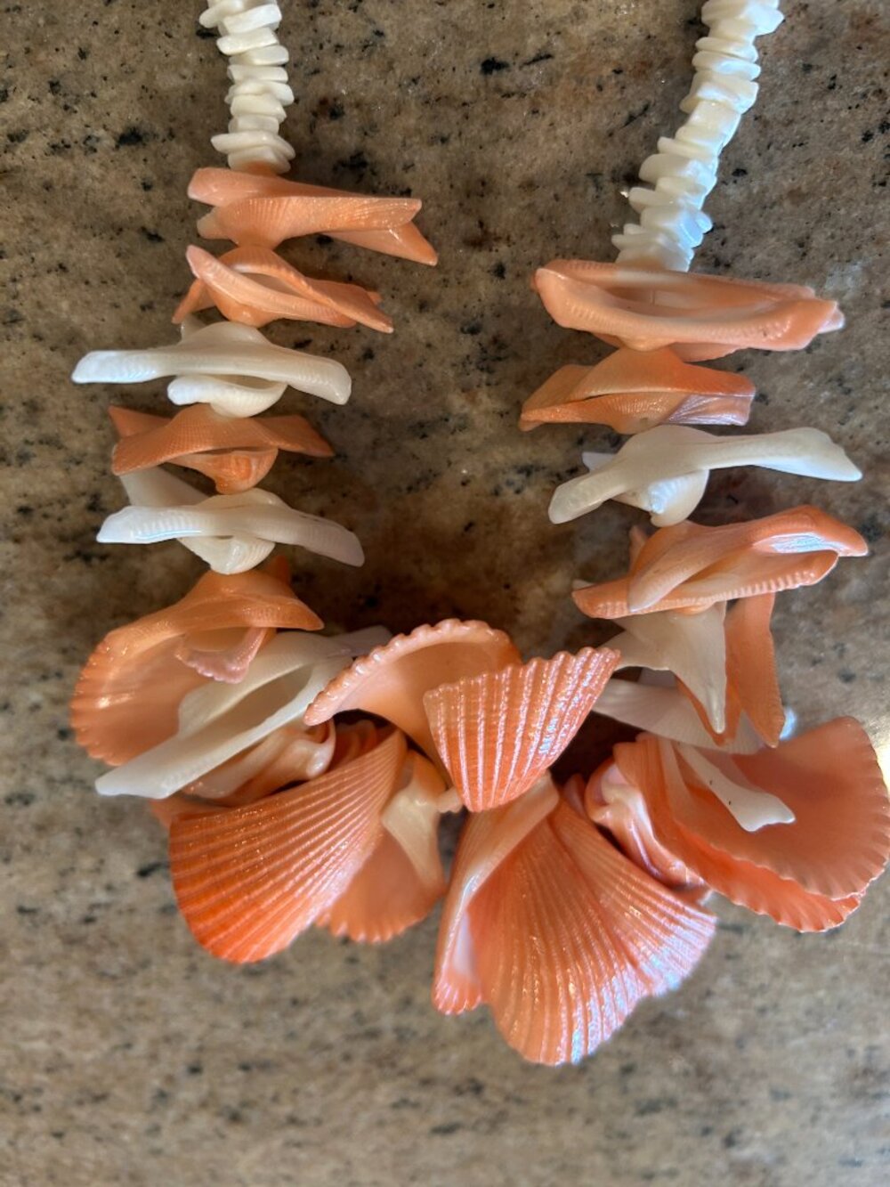 Shell necklace - Picture 5 of 5
